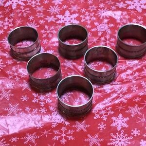 Vintage napkin rings set of 6 with a spare